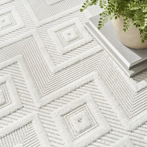 5' X 7' Ivory Indoor Outdoor Area Rug