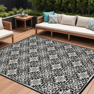 7' X 10' Black And White Fleur De Lis Stain Resistant Non Skid Area Rug