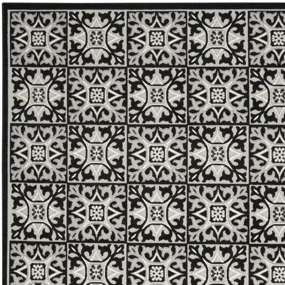7' X 10' Black And White Fleur De Lis Stain Resistant Non Skid Area Rug