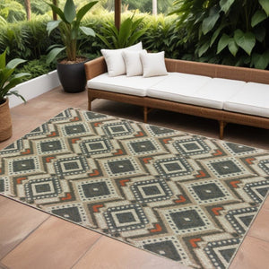 7' X 9' Gray Geometric Stain Resistant Indoor Outdoor Area Rug