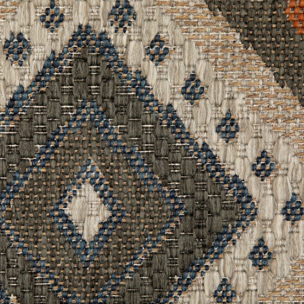7' X 9' Gray Geometric Stain Resistant Indoor Outdoor Area Rug