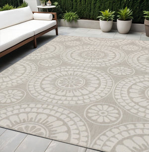 5' X 7' Gray and Ivory Geometric Stain Resistant Indoor Outdoor Area Rug