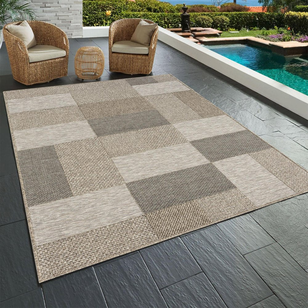 5' X 7' Gray Geometric Handmade Indoor Outdoor Area Rug