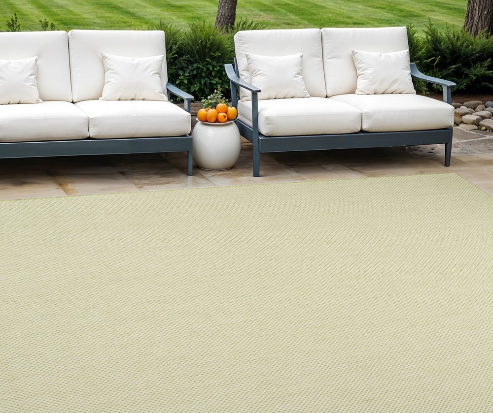 9' X 12' Green And Ivory Indoor Outdoor Area Rug