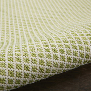 7' X 10' Green And Ivory Indoor Outdoor Area Rug