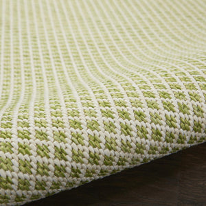 7' X 10' Green And Ivory Indoor Outdoor Area Rug