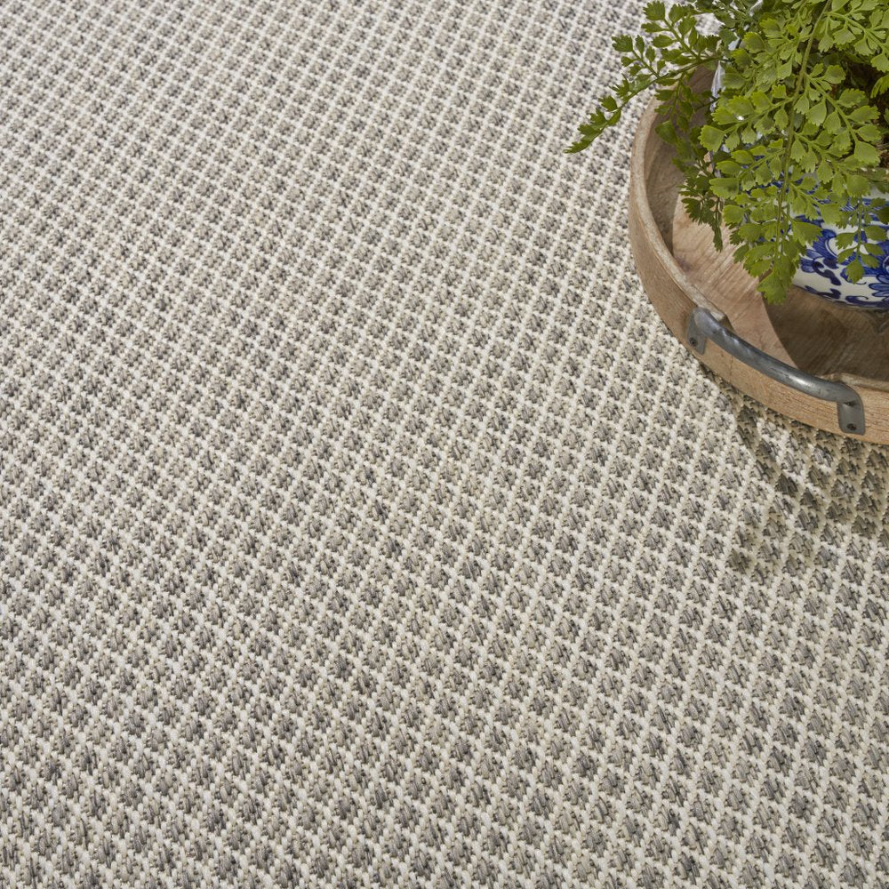 6' X 9' Ivory and Silver Indoor Outdoor Area Rug