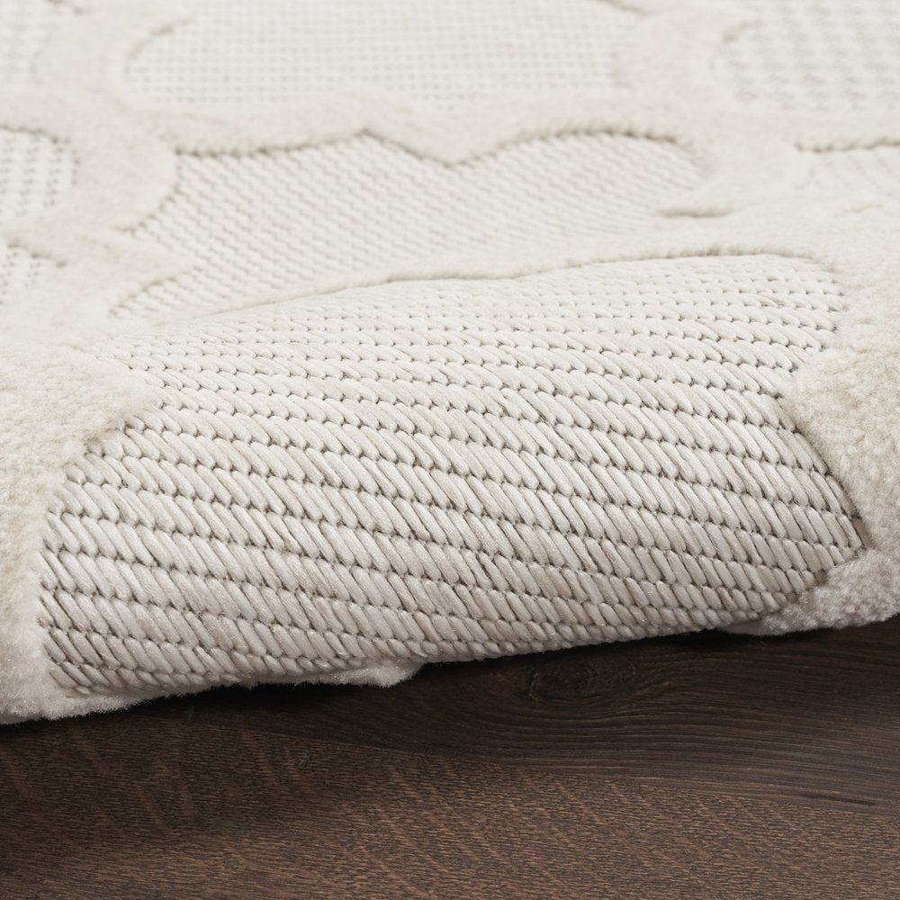 7' X 10' Ivory And White Indoor Outdoor Area Rug
