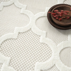 7' X 10' Ivory And White Indoor Outdoor Area Rug
