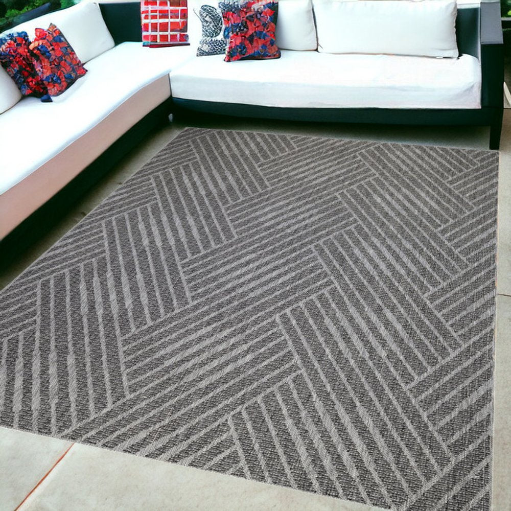 5' X 8' Gray Geometric Stain Resistant Indoor Outdoor Area Rug