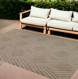 5' X 8' Gray Geometric Stain Resistant Indoor Outdoor Area Rug