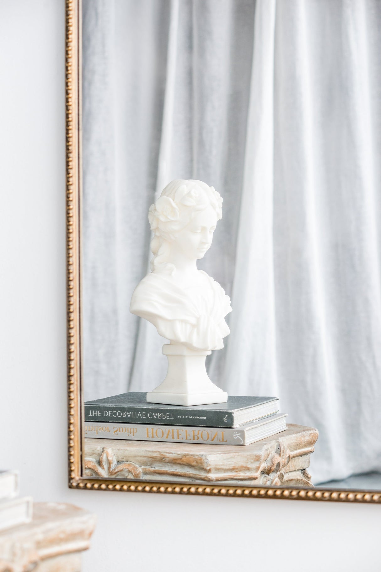 The Aurelia Mirror