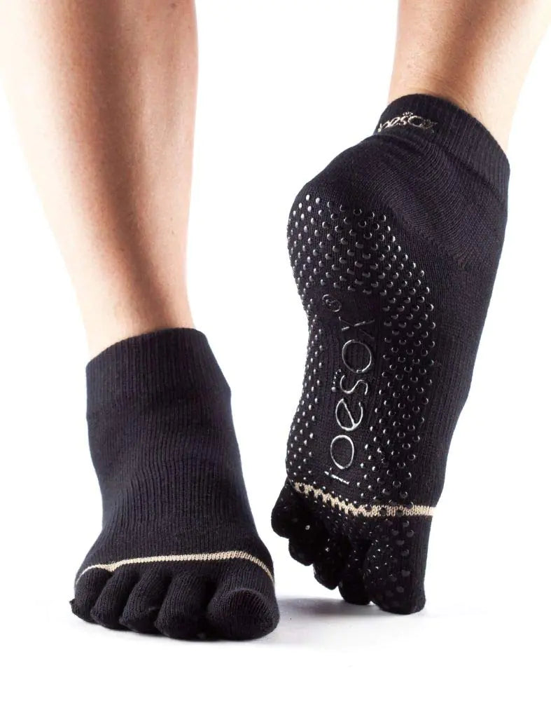 toesox Grip Pilates Barre Socks – Non Slip Ankle Full Toe Small Black