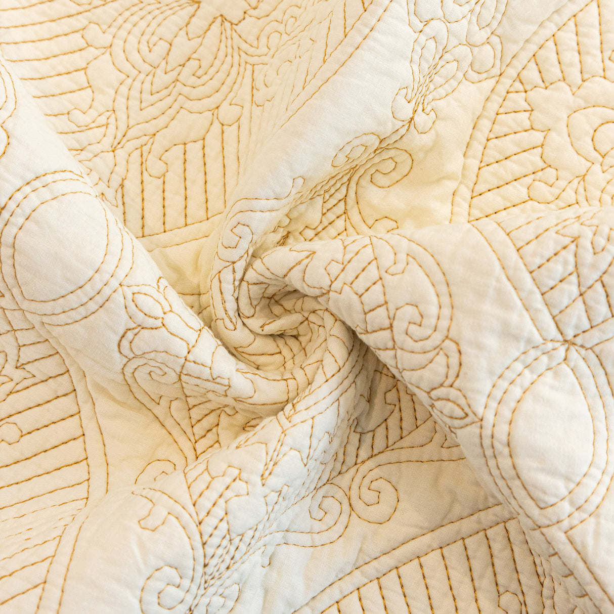 Baroque Sofa Cover – Quilted Cotton, Non-Slip, Washable with Ornate Embroidery