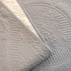 Baroque Sofa Cover – Quilted Cotton, Non-Slip, Washable with Ornate Embroidery