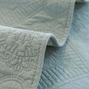 Baroque Sofa Cover – Quilted Cotton, Non-Slip, Washable with Ornate Embroidery