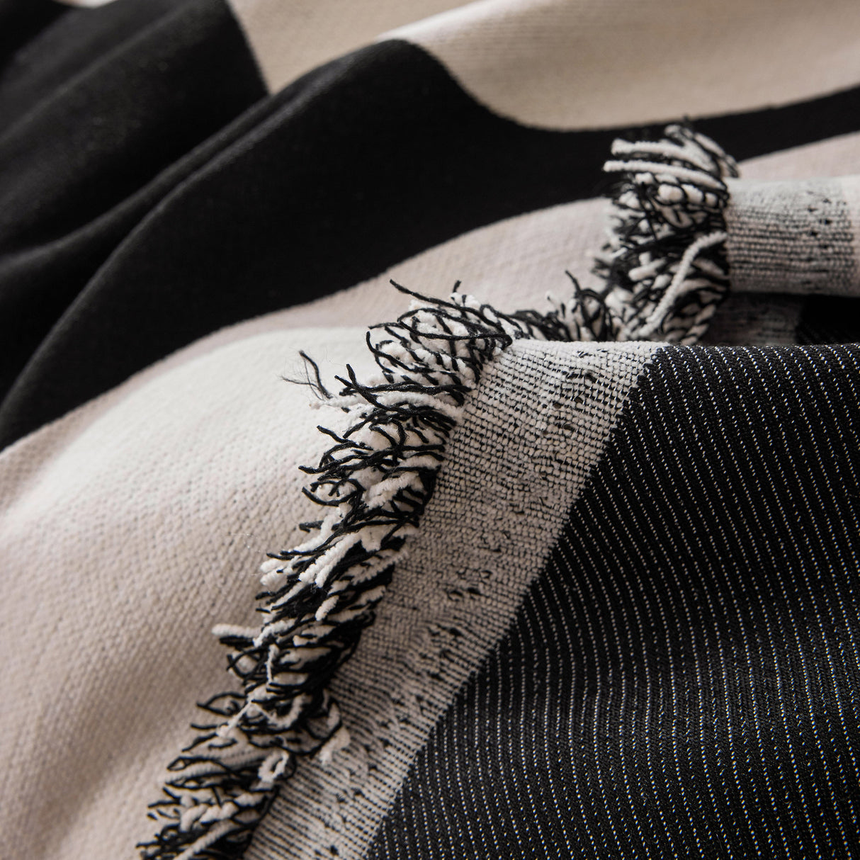 Modern Abstract Chenille Sofa Cover, Large Soft Throw Blanket with Tassels for Couch