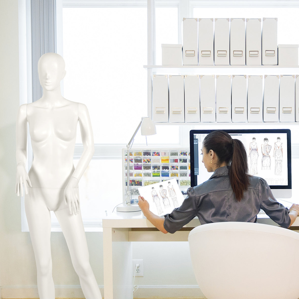 5.8 ft Plastic Female Mannequin Adjustable Detachable Manikin with Metal Stand