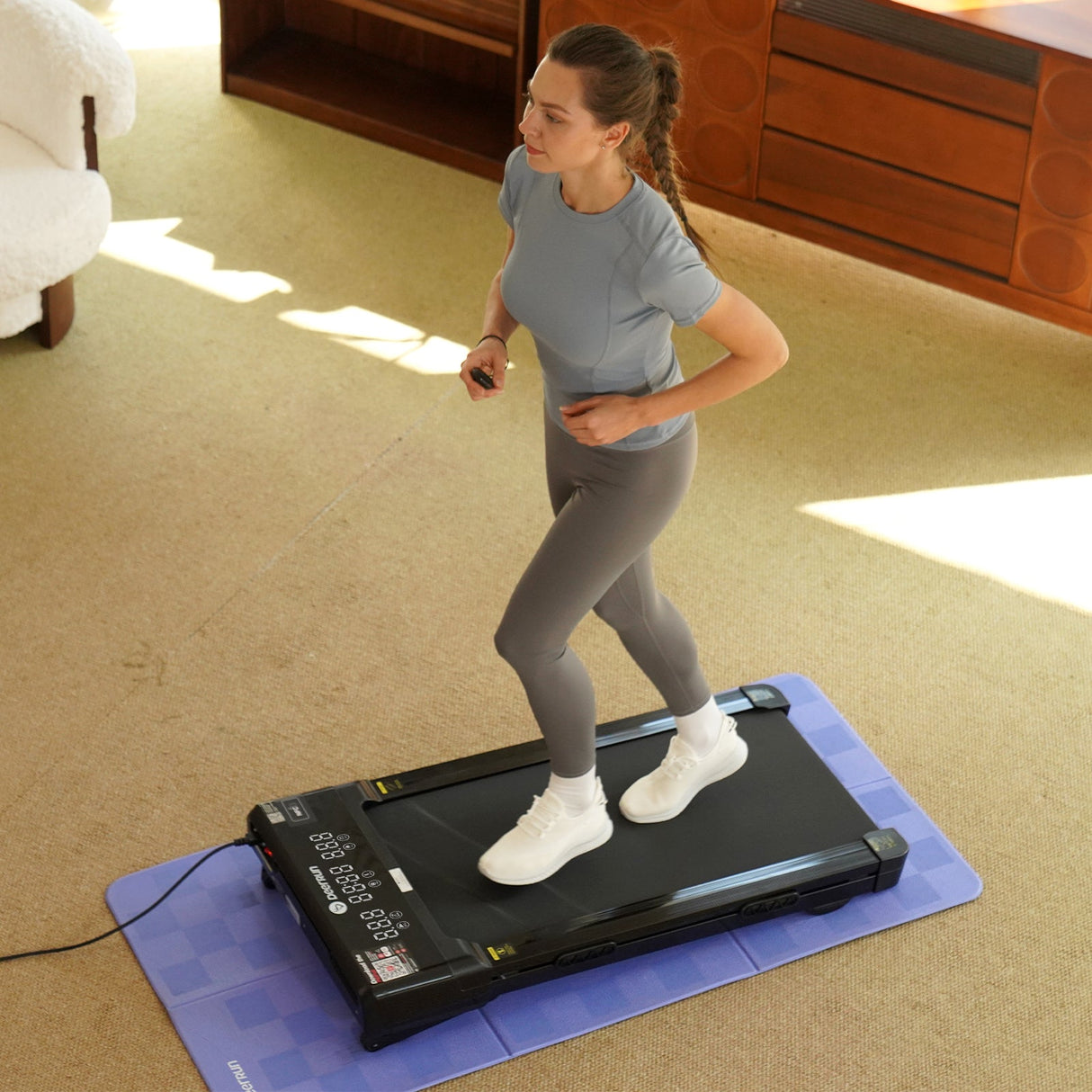 DeerRun Z10 12% Auto Incline Smart Walking Pad Treadmill with remote control