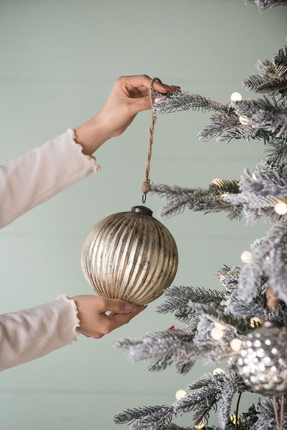 Christmas Ball Ornaments, Glass Decorative Hanging Ball Christmas Tree Ornaments For Holiday Party Decorations (Set of 4) - Silver by Couch.com