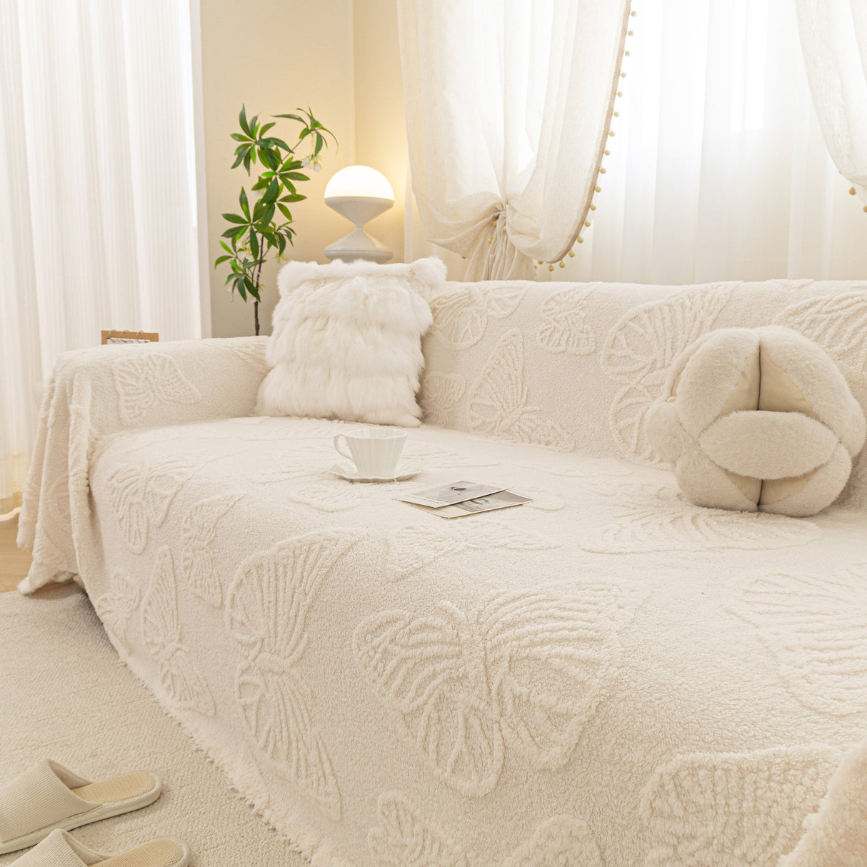 Luxury 3D Butterfly Jacquard Sofa Throw Blanket, Ultra-Soft Plush Fleece Couch Cover