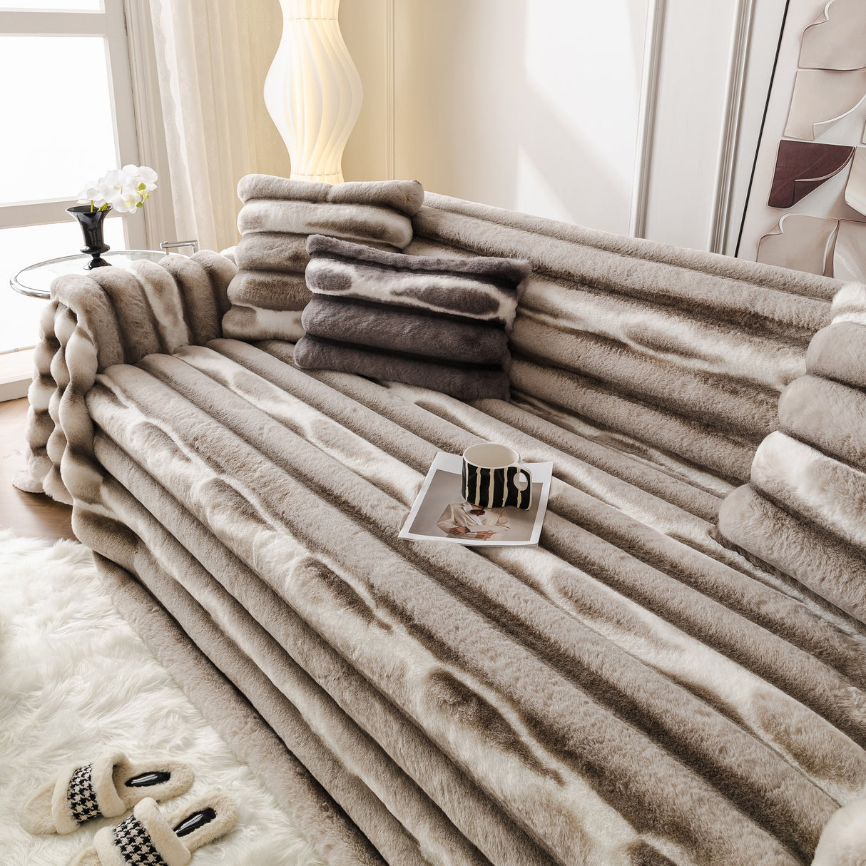 Ultra Soft Faux Fur Couch Cover – Large, Fluffy, and Elegant Sofa Throw Blanket