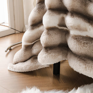 Ultra Soft Faux Fur Couch Cover – Large, Fluffy, and Elegant Sofa Throw Blanket