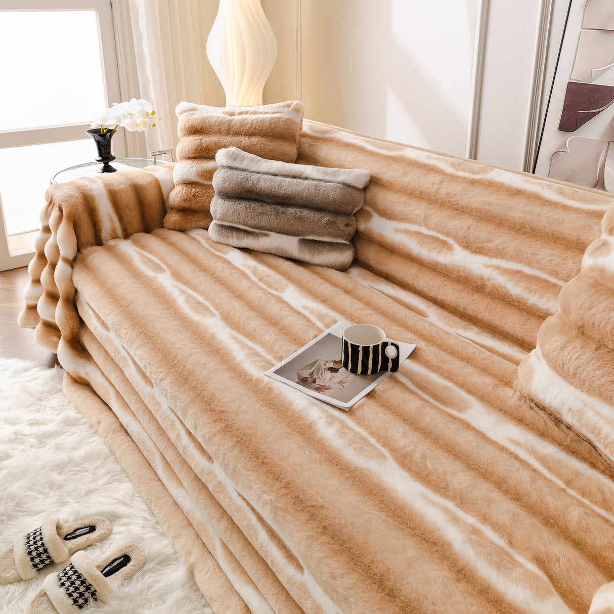 Ultra Soft Faux Fur Couch Cover – Large, Fluffy, and Elegant Sofa Throw Blanket