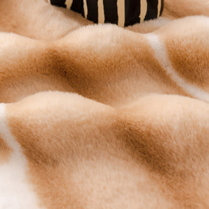 Ultra Soft Faux Fur Couch Cover – Large, Fluffy, and Elegant Sofa Throw Blanket