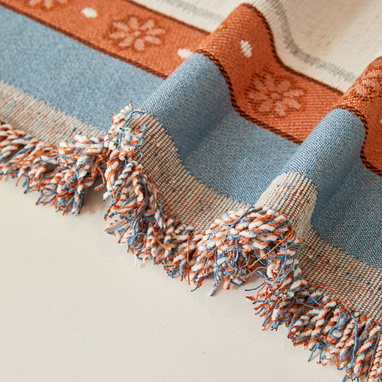 Charming French Country Floral Basket Sofa Throw Cover Rustic Farmhouse-Style Couch Cover Blankets