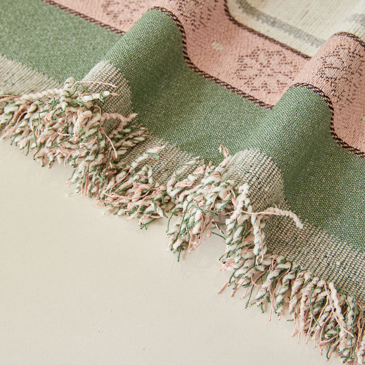 Charming French Country Floral Basket Sofa Throw Cover Rustic Farmhouse-Style Couch Cover Blankets