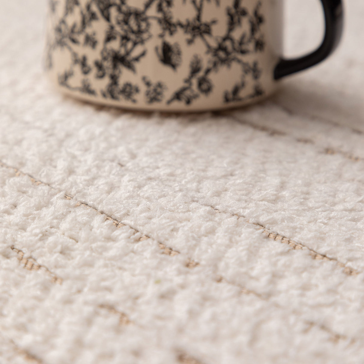 Textured Sofa Seat Cover with Wave Edge – Non-Slip, Washable Couch Throw Protector