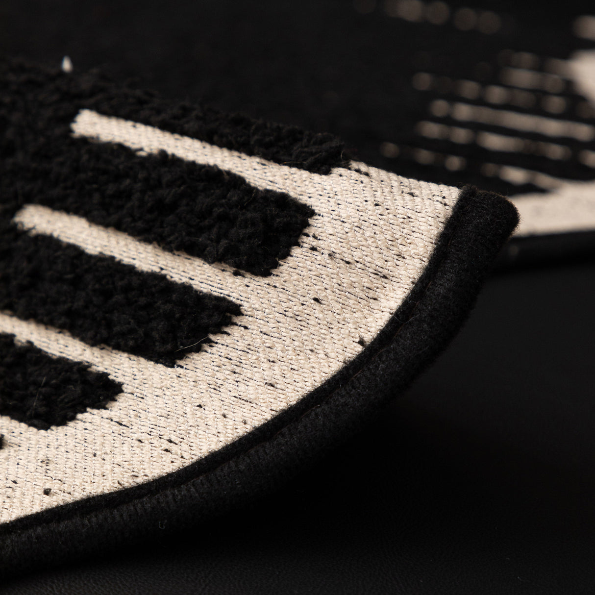 Textured Sofa Seat Cover with Wave Edge – Non-Slip, Washable Couch Throw Protector