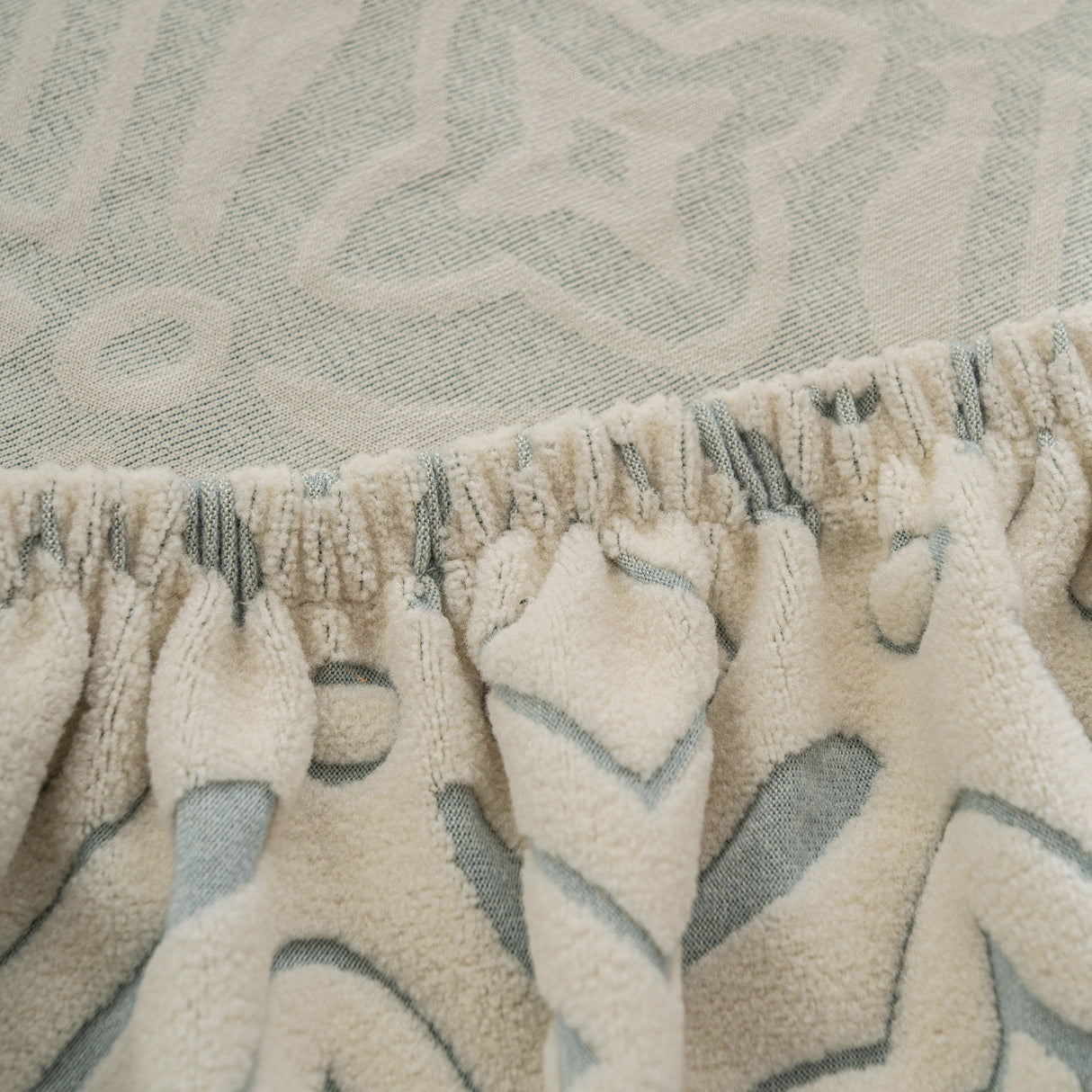 3D Jacquard Geometric Sofa Cover, High Stretch Soft Polar Fleece Slipcover for Couch