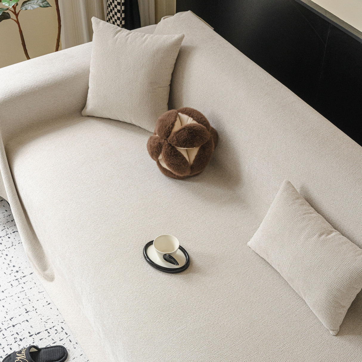 Waterproof Couch Throw Cover for Dogs, Non Slip Slipcover for Leather Fabric Sofa