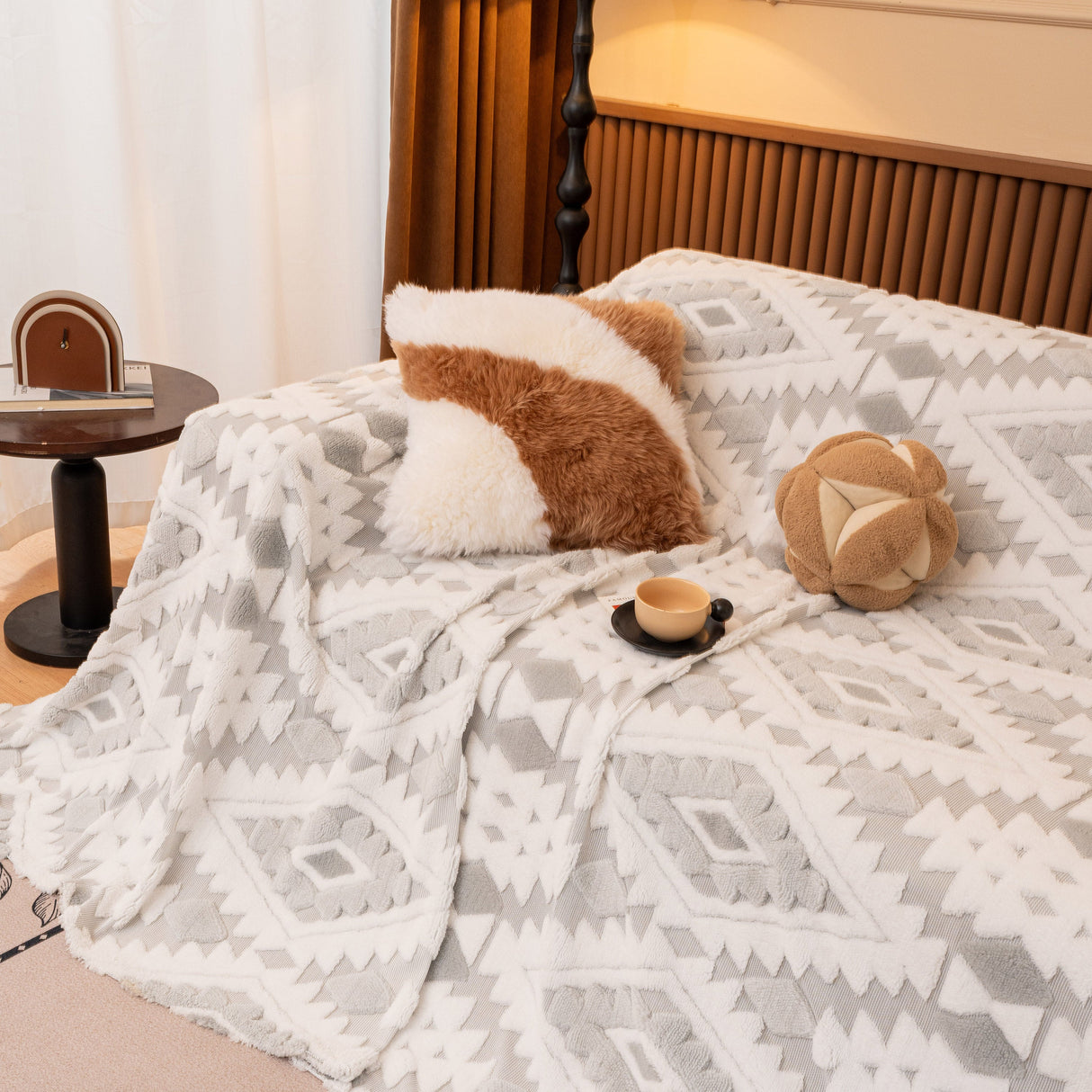 Bohemian Tufted Sofa Cover, Soft Sherpa Fleece Throw Blanket with 3D Aztec Geometric