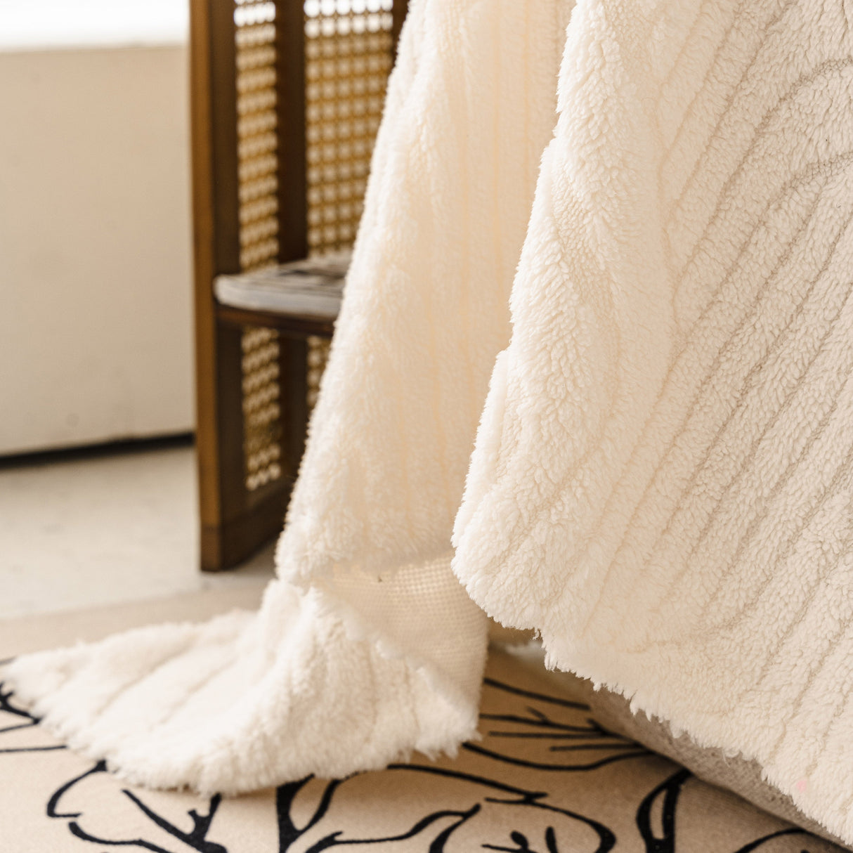 Plush Flannel Fleece Sofa Throw Blanket, Soft & Cozy Furniture Protector for Couch