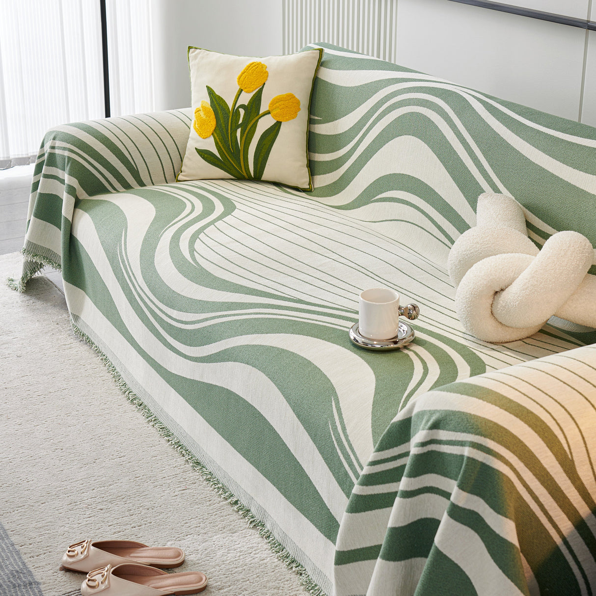 Soft Cozy Curved Throw Blankets for Couch, Sofa, Bed, Travel, Decorative Blankets for Women, Men, Kids Gift