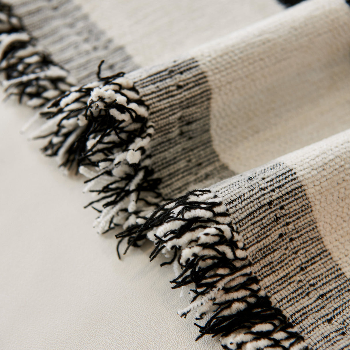 Soft Cozy Curved Throw Blankets for Couch, Sofa, Bed, Travel, Decorative Blankets for Women, Men, Kids Gift