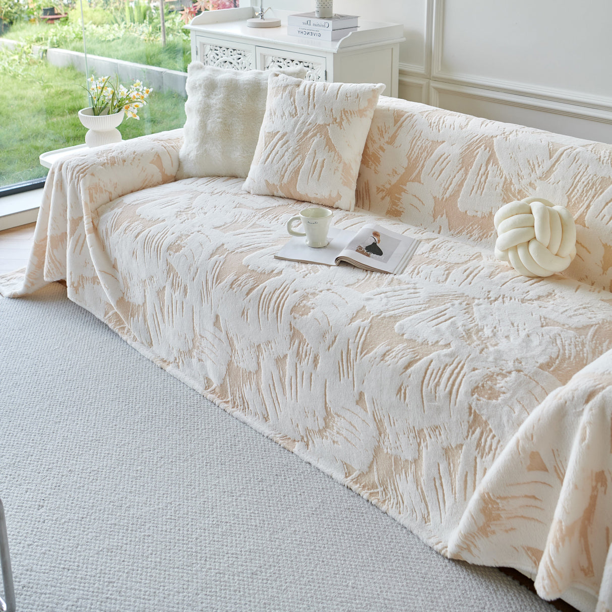 Plush Faux Fur Warm Sofa Cover with Waves Jacquard Textured Throw Blankets for Couch