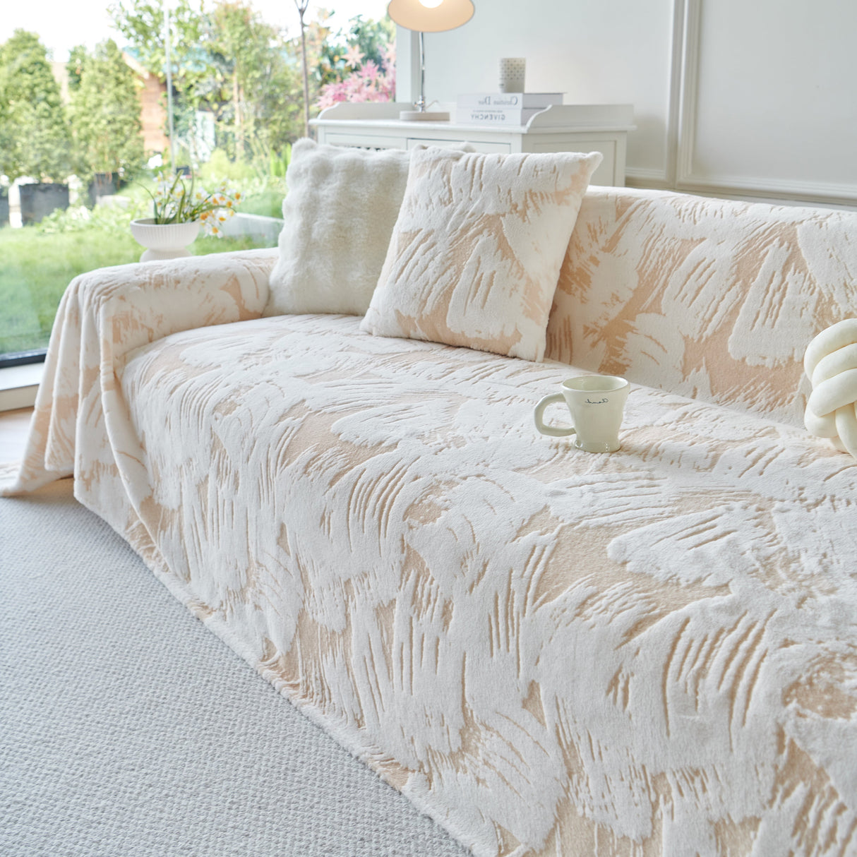 Plush Faux Fur Warm Sofa Cover with Waves Jacquard Textured Throw Blankets for Couch