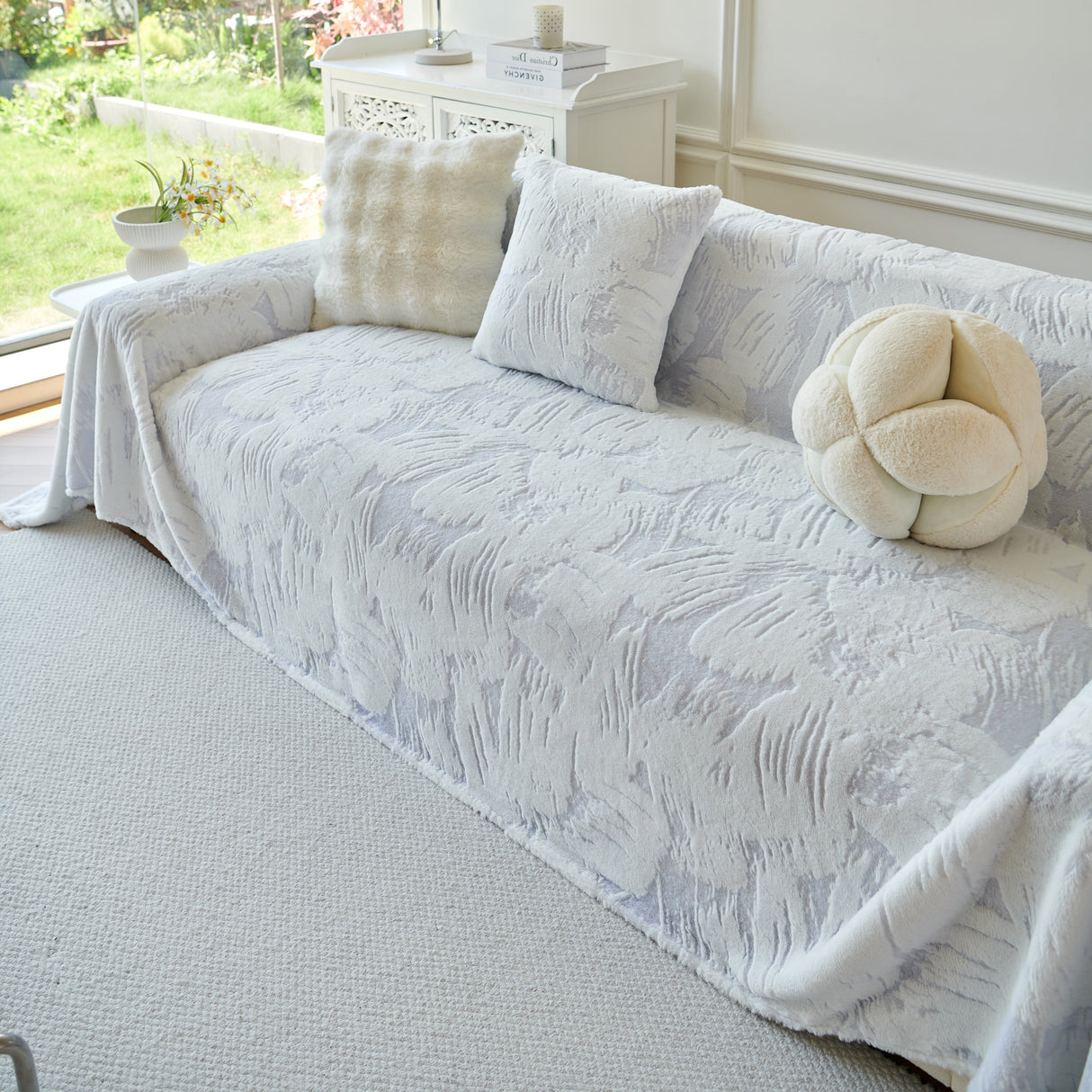 Plush Faux Fur Warm Sofa Cover with Waves Jacquard Textured Throw Blankets for Couch