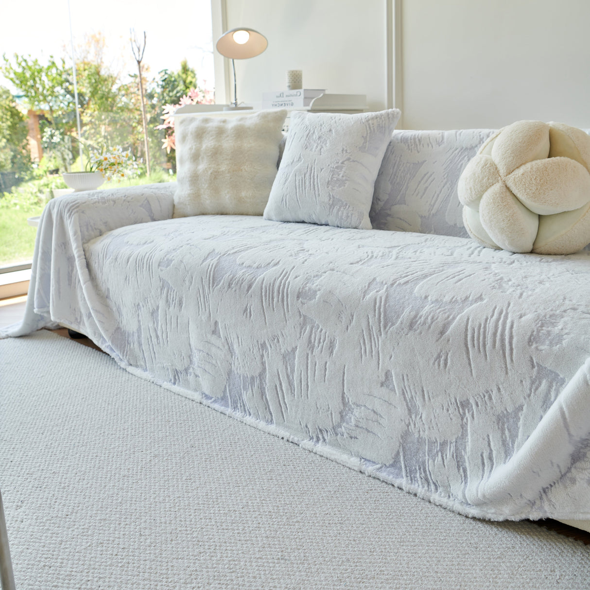 Plush Faux Fur Warm Sofa Cover with Waves Jacquard Textured Throw Blankets for Couch