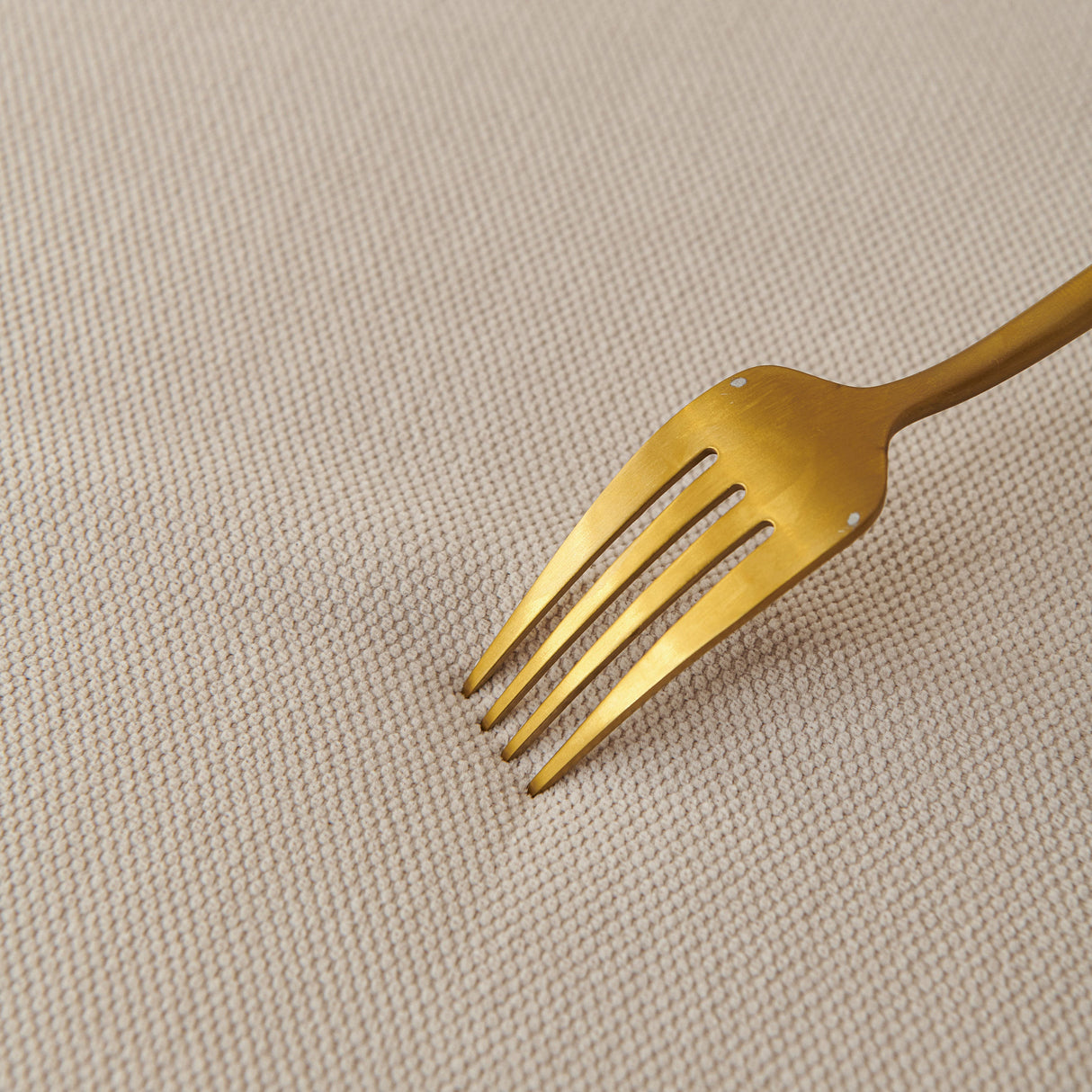 Waterproof Scratch Proof Sofa Protector Throw Blanket, Couch Cover for Pets & Kids