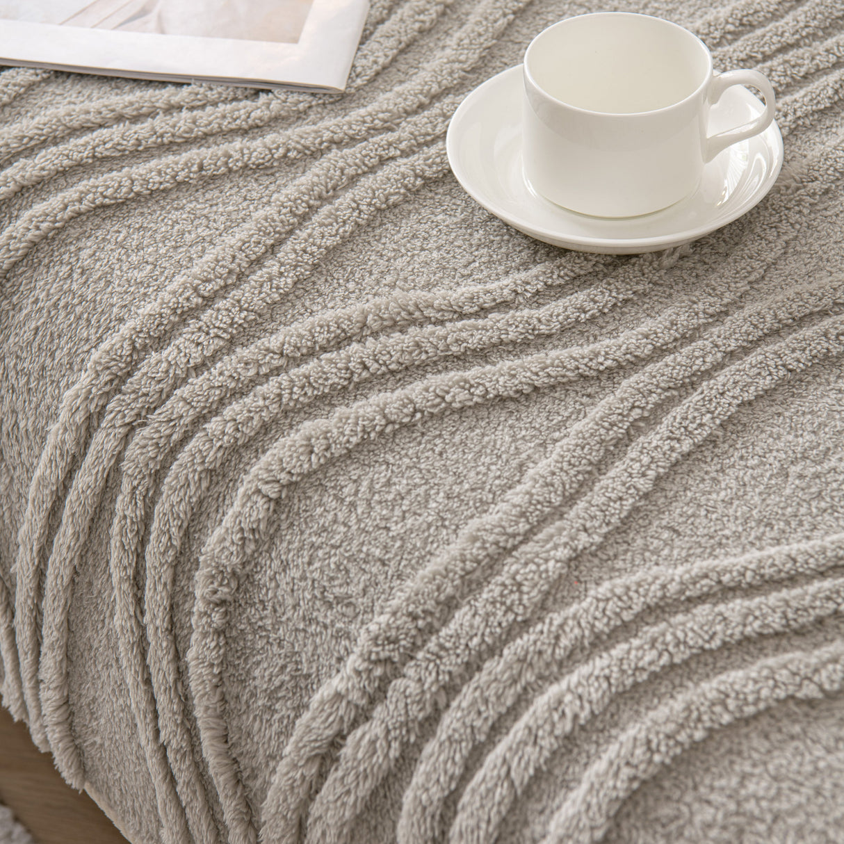 Winter Thickened Non-slip Blanket, Three-Dimensional Embossed Cotton Velvet Sofa Cover