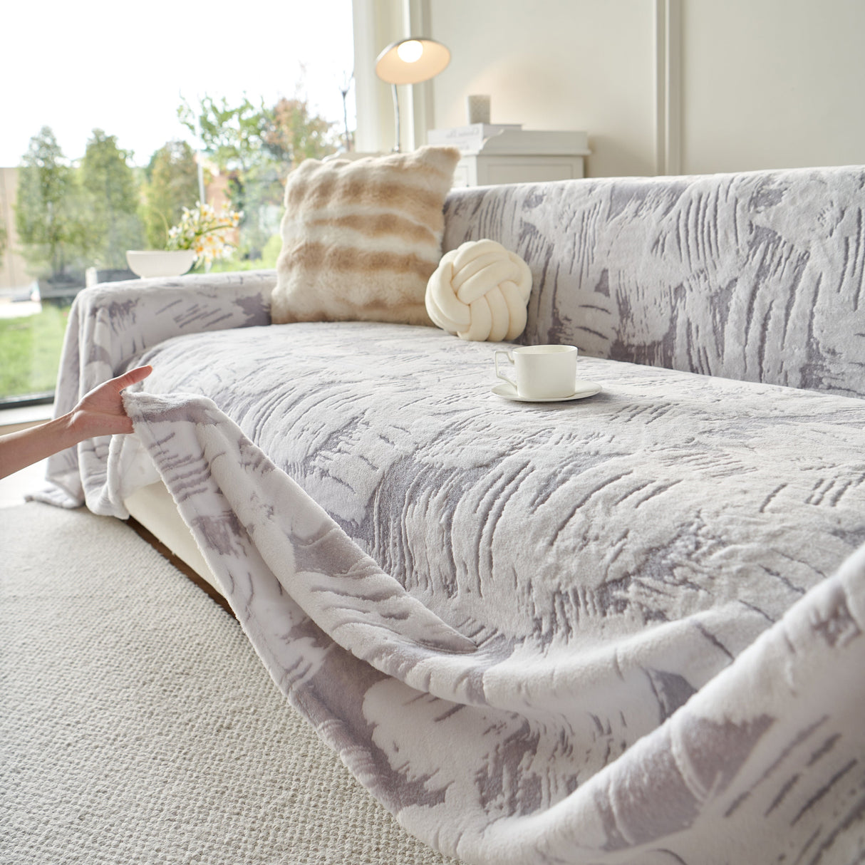 Plush Faux Fur Warm Sofa Cover with Waves Jacquard Textured Throw Blankets for Couch