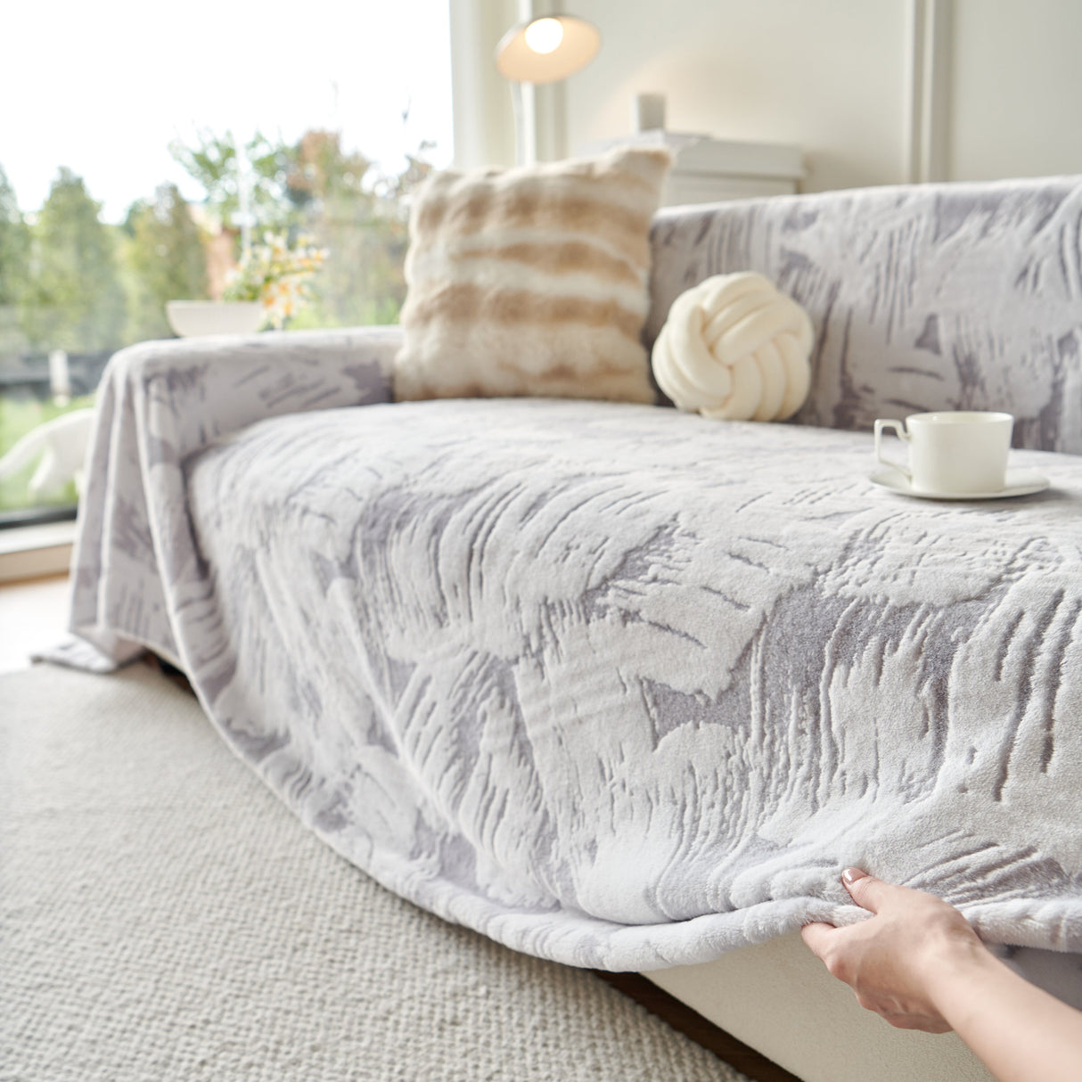 Plush Faux Fur Warm Sofa Cover with Waves Jacquard Textured Throw Blankets for Couch