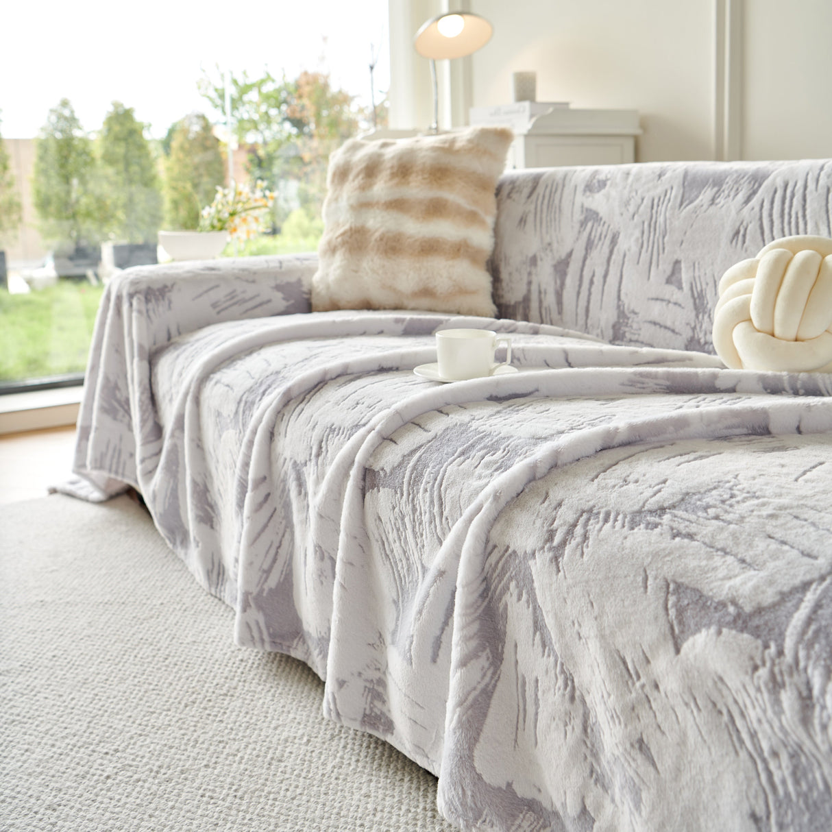 Plush Faux Fur Warm Sofa Cover with Waves Jacquard Textured Throw Blankets for Couch