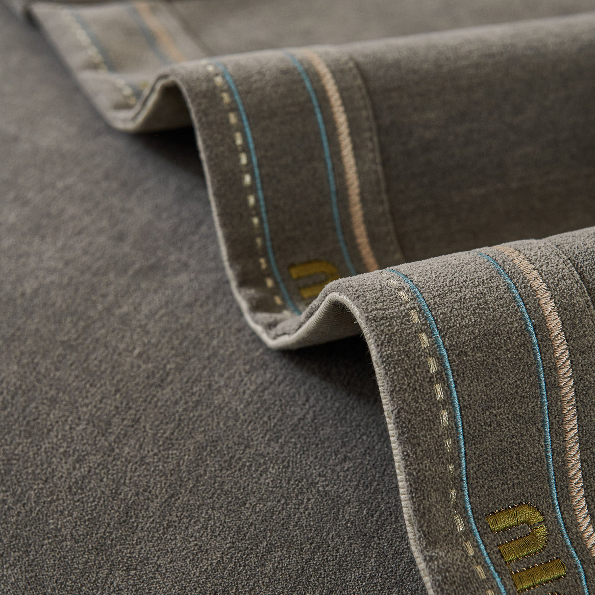 Chenille Sofa Cover Pet Mat, Non-Slip Couch Protector for Sectional & L-Shaped Sofas