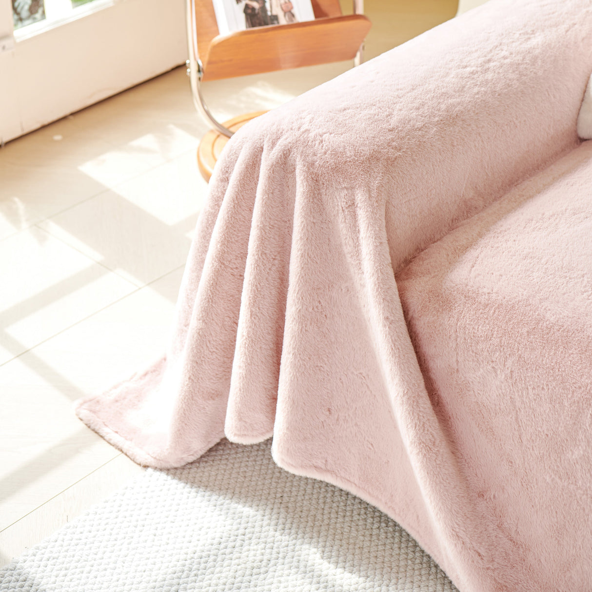 Faux Fur Smooth Plush Comfy Couch Covers, Soft Thicked Durable Blankets and Throws for Sofas